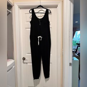 Sleeveless jumpsuit.